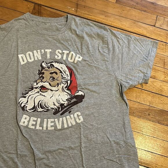 Holiday Time Gray Santa T-shirt “Don’t Stop Believin” Size 2XL - Picture 2 of 5
